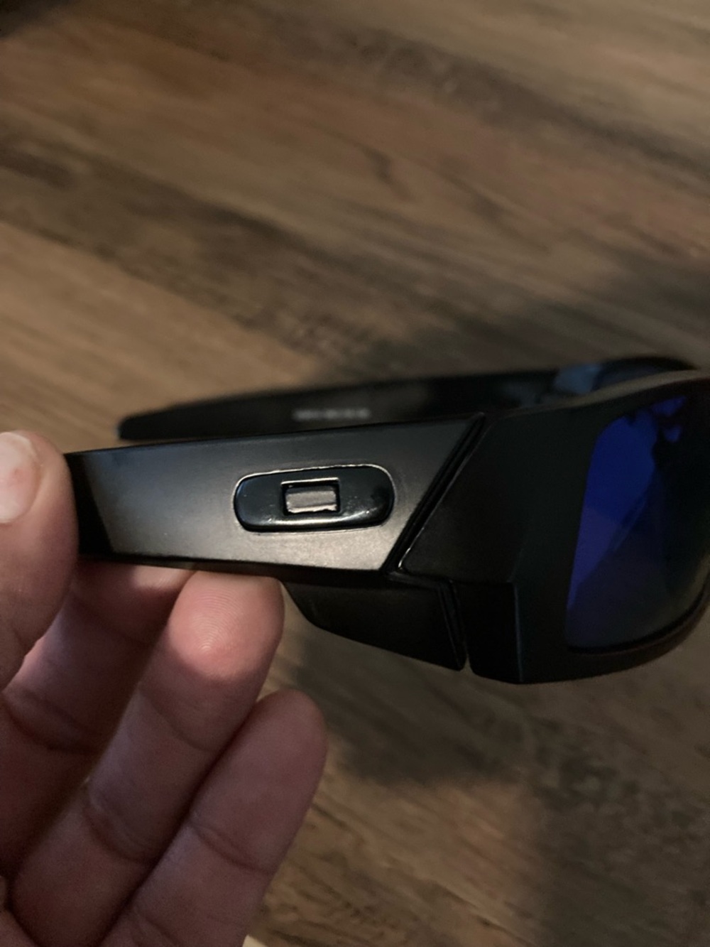 Oakleys sunglasses - Picture 8 of 8